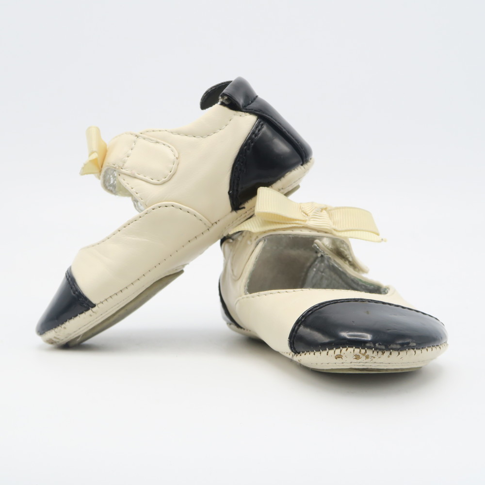Cole Haan Girls Black | Tan Shoes size: 3 Infant